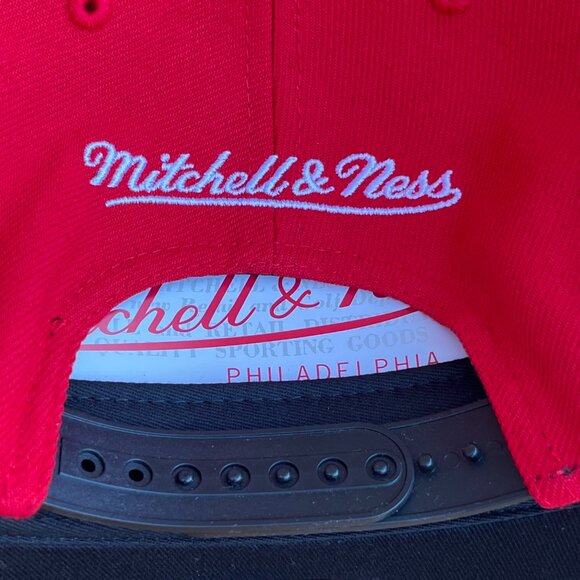 MITCHELL & NESS CHICAGO BULLS DAY ONE PRO PINCH SNAPBACK HAT Black Red NEW - Picture 4 of 7